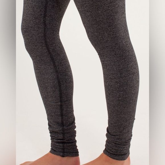 Lululemon•Wunder Under Pant•Herringbone Black / Rose Long 30” Mid Rise•EUC• Sz 4 - Picture 3 of 16